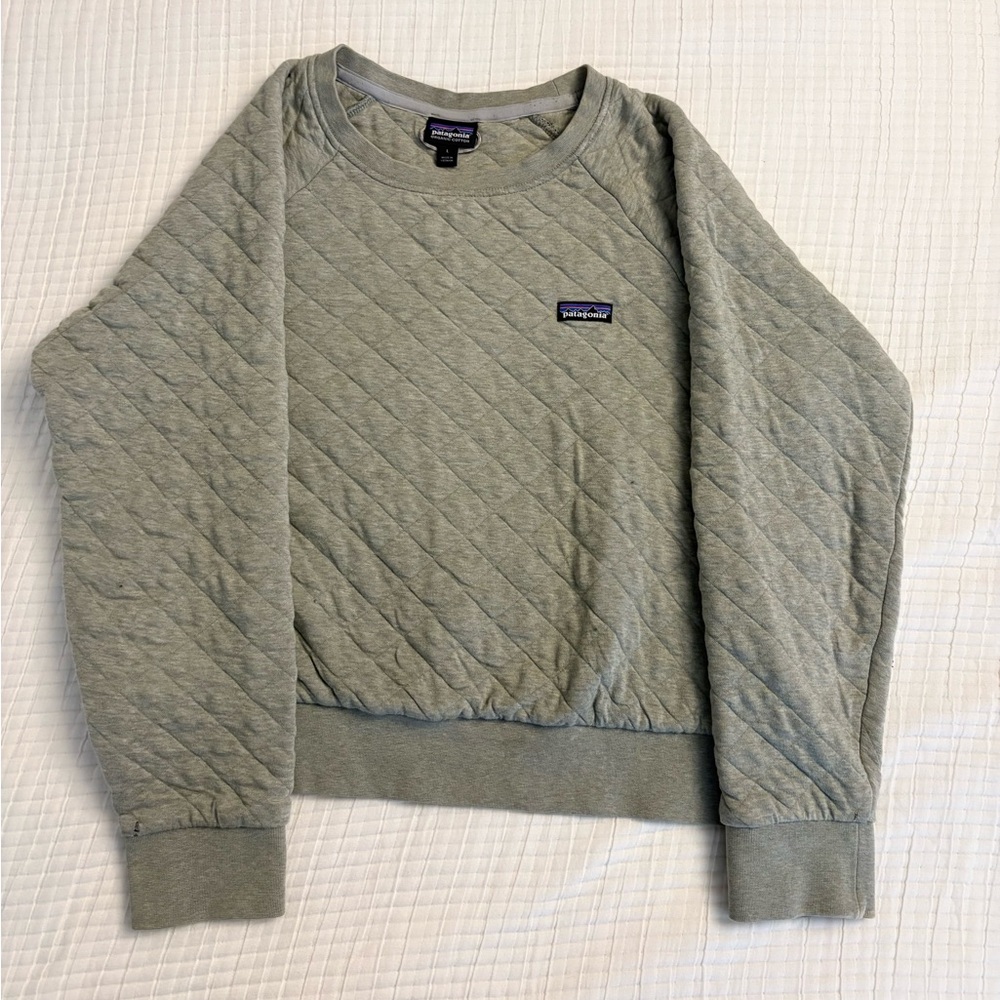 Patagonia Women's Light Gray Quilted Crew Neck Sweater